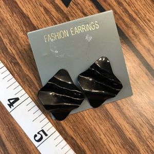 Vintage 80s/90s fashion earrings